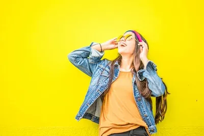 How To Style Jean Jacket (Outfit Ideas, Pairings To Avoid And Tips For Unique Fashion) How To Style Jean Jacket (Outfit Ideas, Pairings To Avoid And Tips For Unique Fashion)