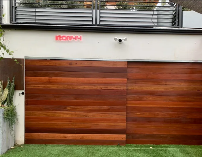 CustomPatchFactory.Com - Custom Neon Sign