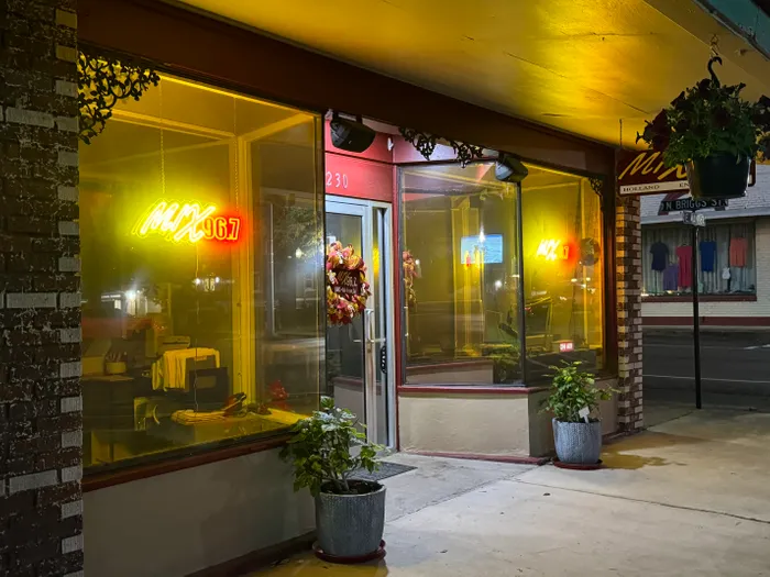 CustomPatchFactory.Com - Artwork Neon Sign