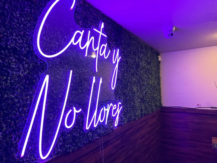 CustomPatchFactory.Com - Custom Neon Sign