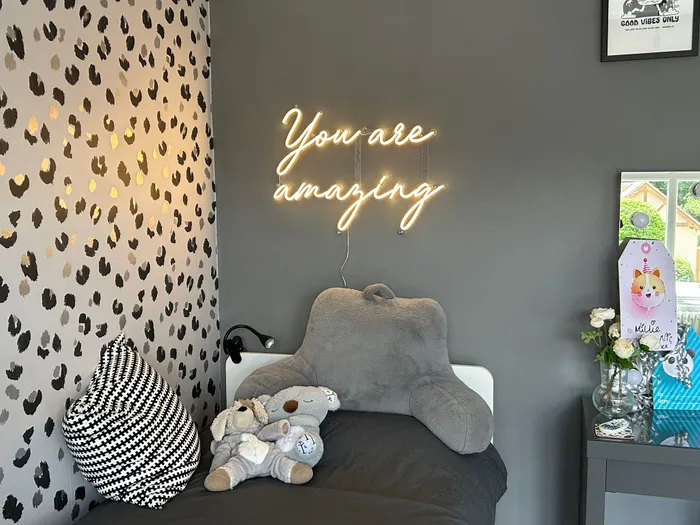 CustomPatchFactory.Com - Custom Neon Sign