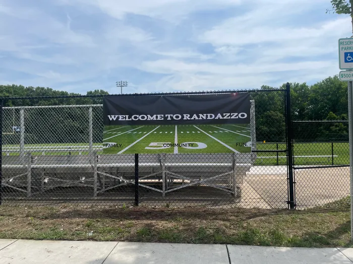 CustomPatchFactory.Com - Custom Vinyl Banners