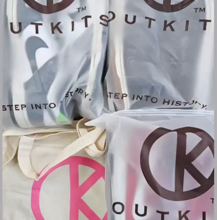 CustomPatchFactory.Com - Zipper Frosted Bag