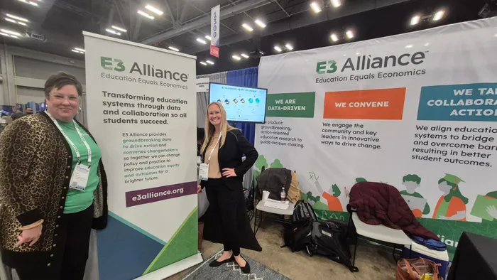 CustomPatchFactory.Com - Adjustable Stand Banner