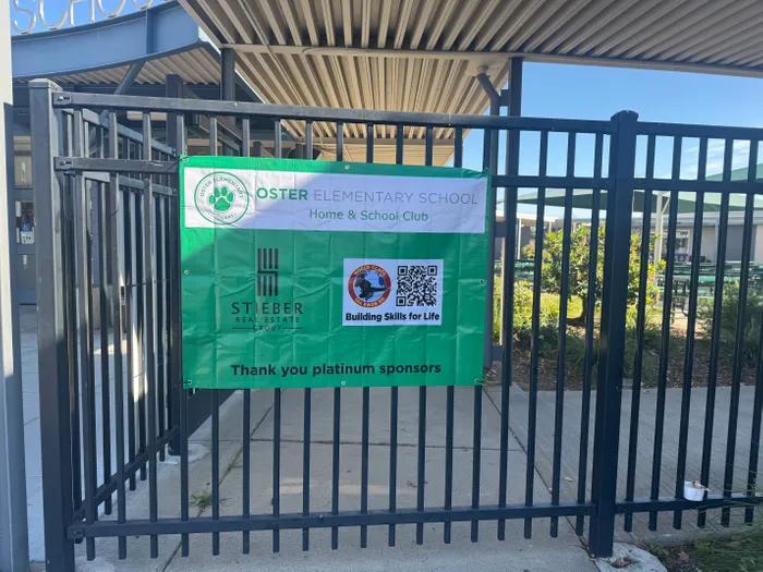 CustomPatchFactory.Com - Custom Vinyl Banners