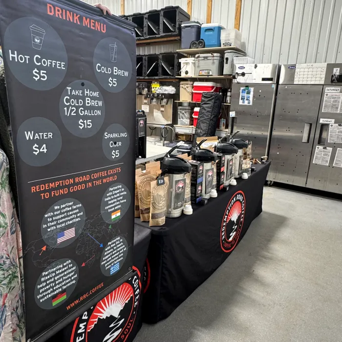 CustomPatchFactory.Com - Pole Banners